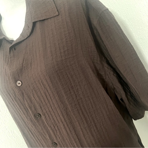 Zara Men’s XLarge Rich Brown Crinkle Effect Textured Top EUC Button Up Business - Picture 2 of 10